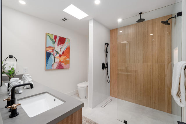 172 Desert Lakes Drive, Palm Springs CA: https://media.crmls.org/mediaz/92581b19-fbfb-4310-a098-efe91a3daaa9.jpg