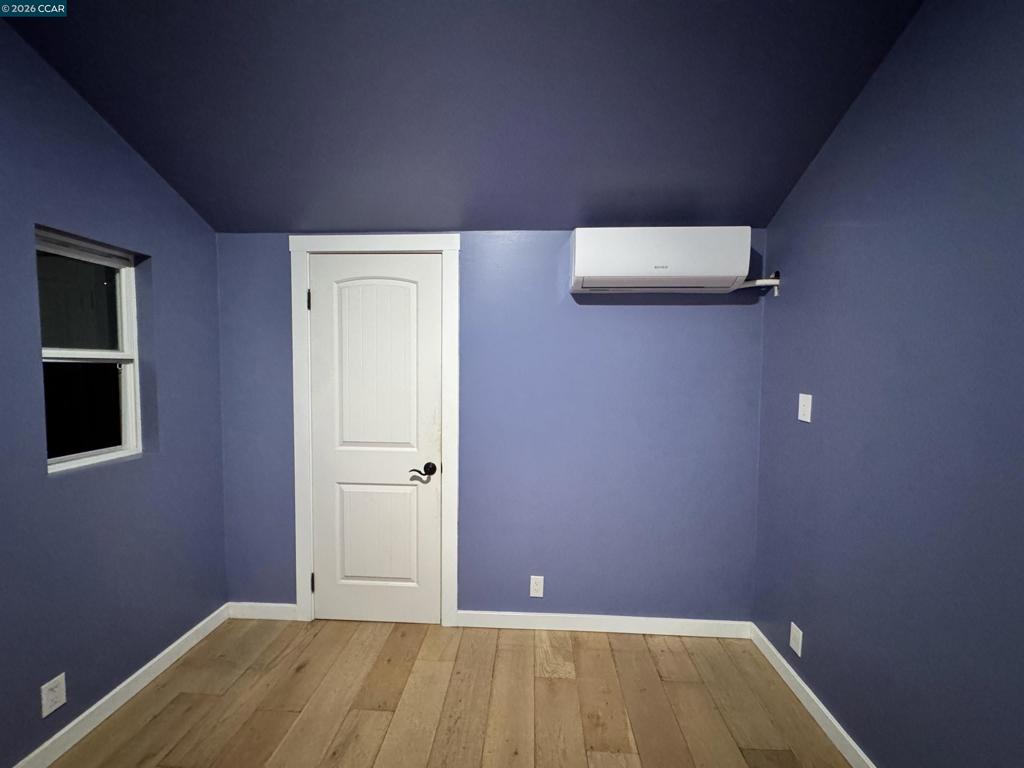 https://media.crmls.org/mediaz/9258c38f-301d-4820-937a-a41545c5f743.jpg?preset=X-Large