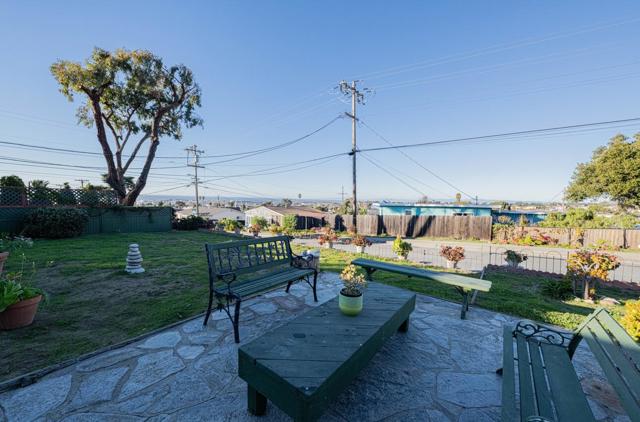 1524 Elm Avenue, Seaside CA: https://media.crmls.org/mediaz/9258e258-6307-4844-b0f4-51fe2b3b8692.jpg