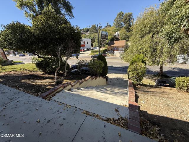 3384 Barham Boulevard, Los Angeles CA: https://media.crmls.org/mediaz/9258f9f4-ab4b-46e9-ae43-d9fffa633e35.jpg