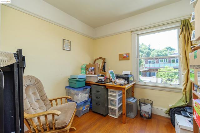 318 Washington Avenue, Richmond CA: https://media.crmls.org/mediaz/9259258b-37bc-405b-877f-c7c0063d2884.jpg