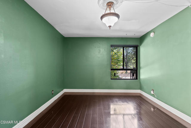 22100 Burbank Boulevard, Woodland Hills CA: https://media.crmls.org/mediaz/92593fee-b987-47b1-8f14-5063cd3b200b.jpg