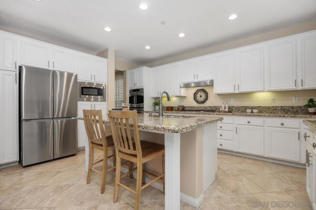 17253 4S Ranch Parkway, San Diego CA: https://media.crmls.org/mediaz/92595691-e792-41fe-b289-d3bdf8f77ed4.jpg