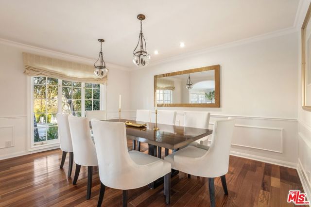 15550 Valley Vista Boulevard, Encino CA: https://media.crmls.org/mediaz/9259fbbe-d7db-4aa0-b97d-7d496535adc6.jpg