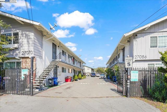27070 Manon Ave, Hayward CA: https://media.crmls.org/mediaz/925aa511-3f3d-4cc0-b284-12f5550d2086.jpg