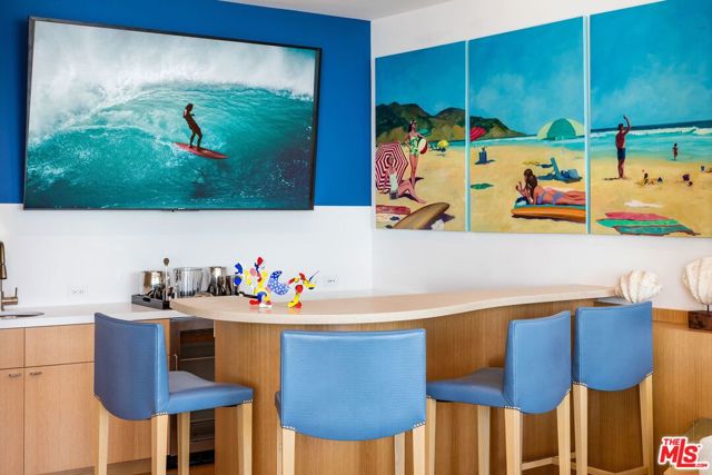 24380 Malibu Road, Malibu CA: https://media.crmls.org/mediaz/925b1e9b-8c64-49aa-92e5-6a5c13439e50.jpg