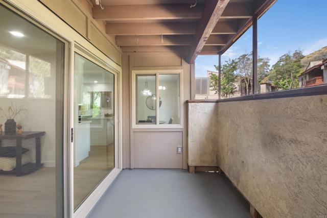 5523 Adobe Falls Road, San Diego CA: https://media.crmls.org/mediaz/925bec08-7928-4a6f-8872-cdc8f63ed2bf.jpg