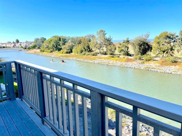 1065 Rockport Avenue, Redwood City CA: https://media.crmls.org/mediaz/925c23d8-5d39-401e-a48c-3c43723173d8.jpg