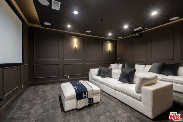 5036 Woodley Avenue, Encino CA: https://media.crmls.org/mediaz/925cf22a-1e01-49af-b182-543fe91f1fdb.jpg