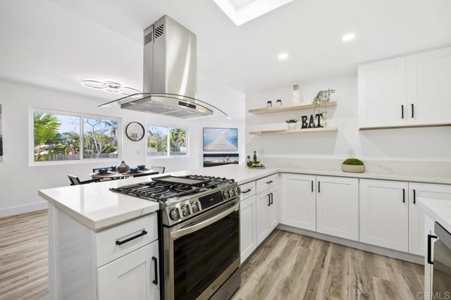 Detail Gallery Image 8 of 58 For 2537 Davis Ave, Carlsbad,  CA 92008 - 4 Beds | 2 Baths