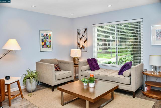 1237 Pine Creek Way, Concord CA: https://media.crmls.org/mediaz/925dbd16-893f-4aa8-bbf3-4089f3fc39d2.jpg