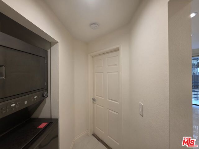 12000 Goshen Avenue, Los Angeles CA: https://media.crmls.org/mediaz/925e28f9-d5f9-42e9-8143-3bde6d0c71d2.jpg