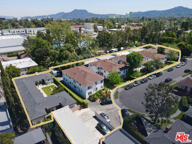 5300 - 5330 Radford Avenue, Valley Village CA: https://media.crmls.org/mediaz/925ed0cb-0b95-4940-8004-51e435a2d910.jpg
