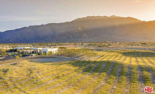 400 Fountain Drive, Palm Springs CA: https://media.crmls.org/mediaz/925eea31-cab0-4269-99bc-94ddfbca9946.jpg