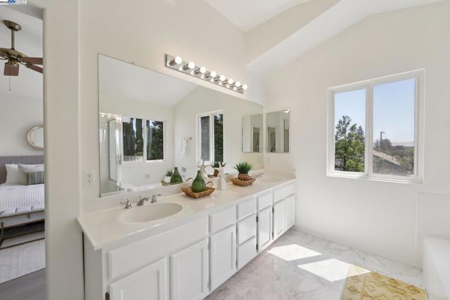 99 Elder Dr, Pacheco CA: https://media.crmls.org/mediaz/925ef0a6-da47-4a13-b3cf-08d88a3271ee.jpg