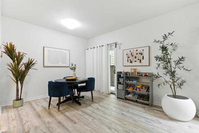 914 Shoreline Drive, San Mateo CA: https://media.crmls.org/mediaz/925f8eb4-5c78-4978-bad7-8addc17f456e.jpg