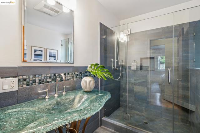 Image 31 of 53 For 1297 Sunnyhills Rd