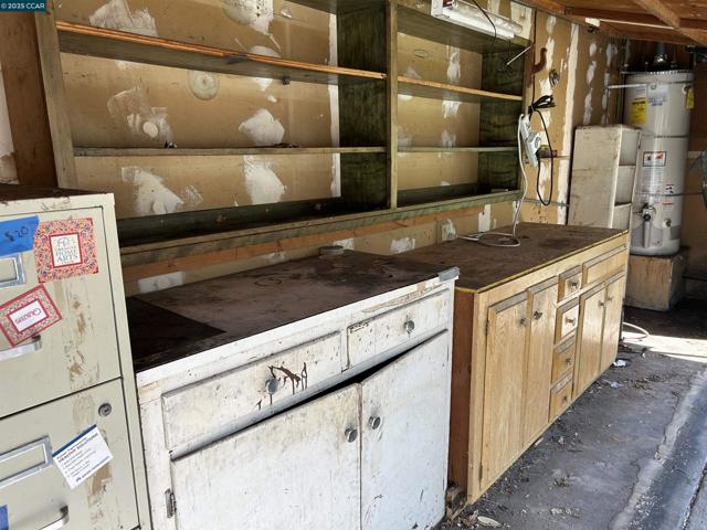 826 Veale, Martinez CA: https://media.crmls.org/mediaz/925ffefd-34ce-429e-ac45-8e36abe87e32.jpg