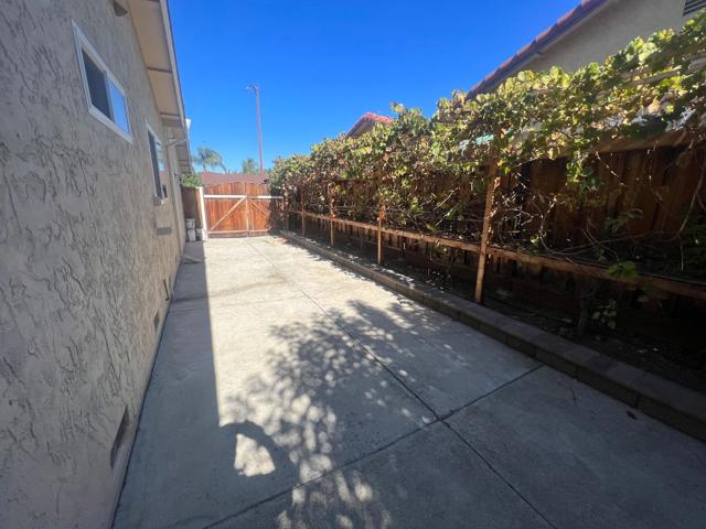 2975 Fahrner Court, San Jose CA: https://media.crmls.org/mediaz/92613e0d-50a9-4402-b8f6-b2006c50a28f.jpg