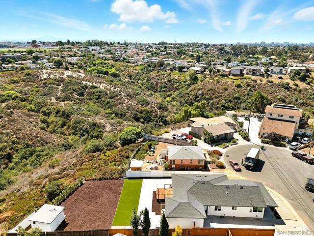 2525 Inman Ct, San Diego CA: https://media.crmls.org/mediaz/92619a07-f7cc-440d-9b0c-f89a427ebeef.jpg