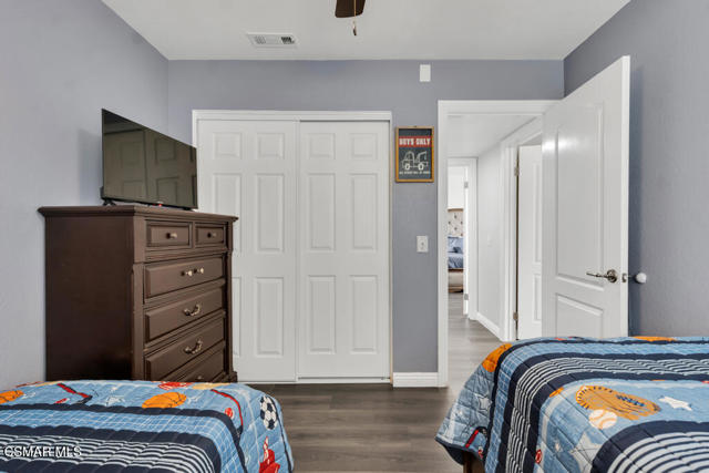 6211 Anastasia Street, Simi Valley CA: https://media.crmls.org/mediaz/9261a1ad-84f2-4bb4-9cc0-35ab7c23e9c3.jpg