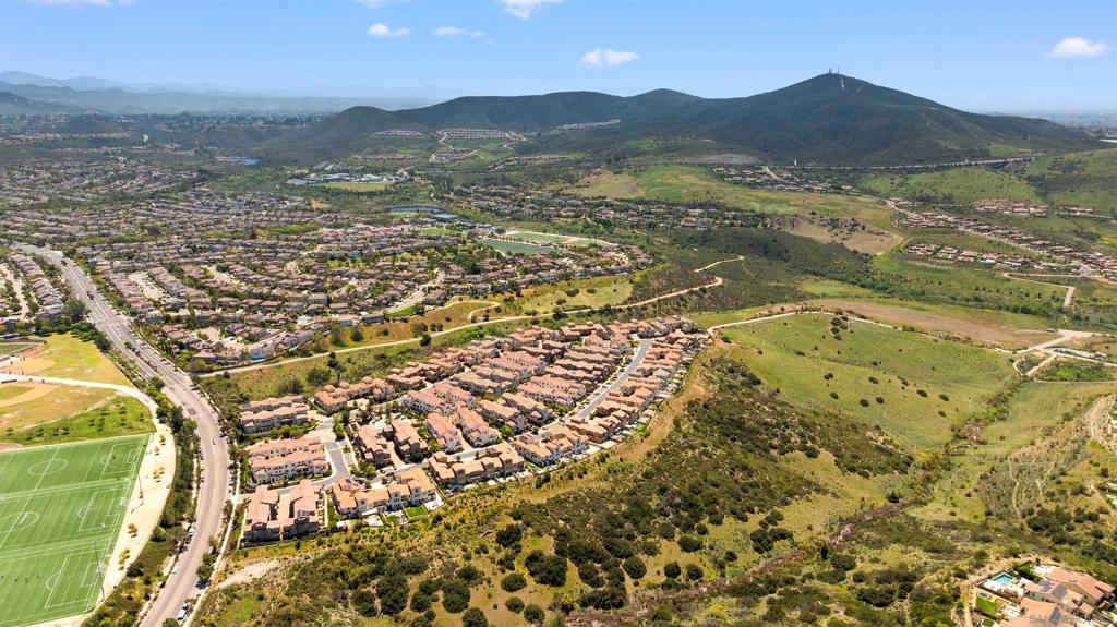 MLS #250027413SD img 36