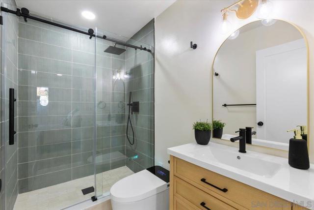 9659 Mast Blvd, Santee CA: https://media.crmls.org/mediaz/9261f254-f04a-4d8f-afbd-db1d95255d05.jpg