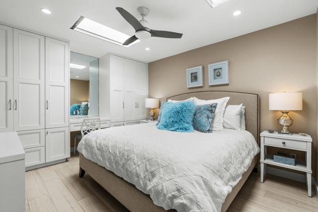 33 Medina Way, Rancho Mirage CA: https://media.crmls.org/mediaz/92620a74-c4b0-47c9-b1c7-3faf4e8f667b.jpg