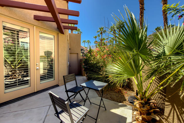 222 Canyon Circle N #5, Palm Springs, CA 92264