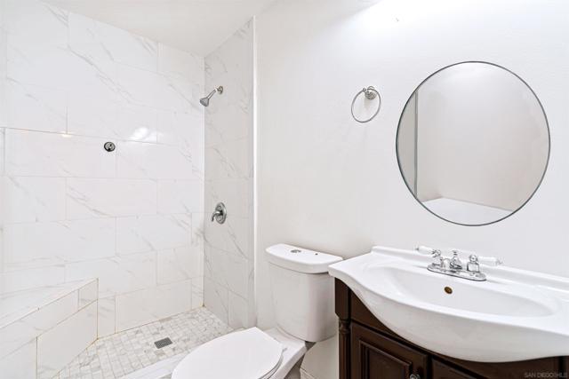 2418 W Lincoln St, Long Beach CA: https://media.crmls.org/mediaz/9262e81d-6a39-49f5-a06b-a2938b6cf67c.jpg