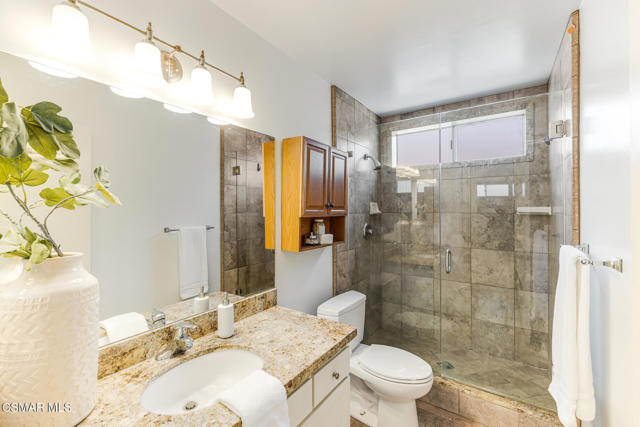 1569 Burning Tree Drive, Thousand Oaks CA: https://media.crmls.org/mediaz/926352ba-bb2f-461b-869d-2cbe0422c204.jpg