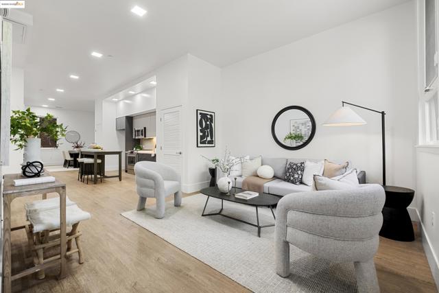 1545 32nd St, Oakland CA: https://media.crmls.org/mediaz/92641678-ed3f-4c1c-8e65-285497f6c9f2.jpg