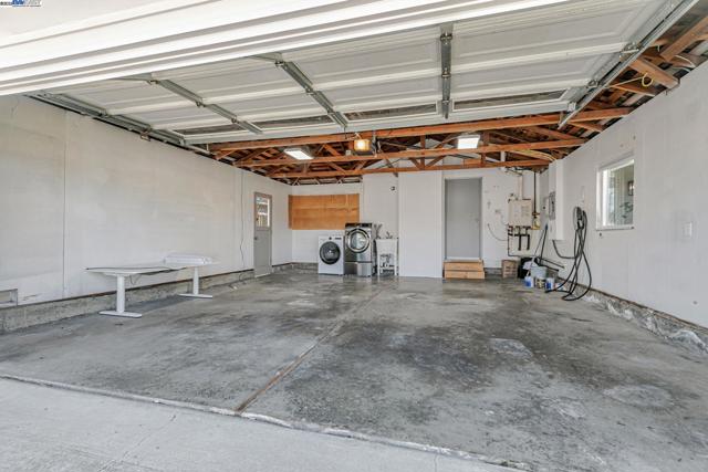 5324 Selma Ave, Fremont CA: https://media.crmls.org/mediaz/92641ccf-152c-4d1d-8baf-2e7926288c6f.jpg