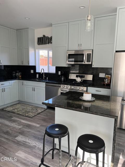 Detail Gallery Image 4 of 11 For 2875 Calle Quebracho #B,  Thousand Oaks,  CA 91360 - 1 Beds | 1 Baths