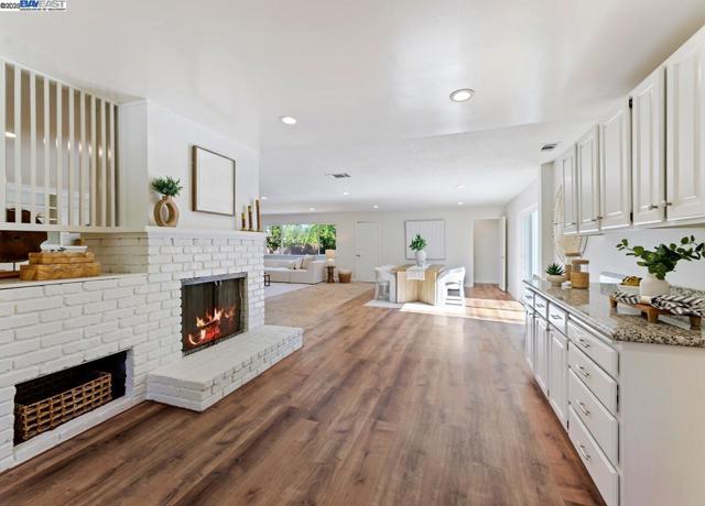 957 Ina Dr, Alamo CA: https://media.crmls.org/mediaz/9264d0d0-f801-4f15-896b-46338a5f1a4b.jpg