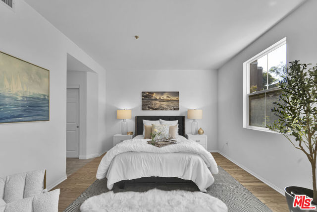 13075 Pacific, Playa Vista CA: https://media.crmls.org/mediaz/9264e467-8164-4aef-a576-a1f0728a287e.jpg