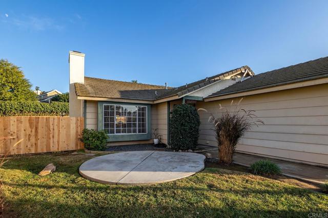 Detail Gallery Image 3 of 38 For 823 Viking Ln, San Marcos,  CA 92069 - 3 Beds | 2 Baths