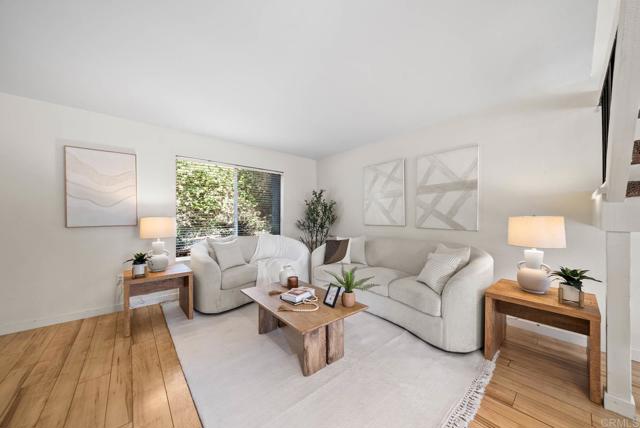 Detail Gallery Image 2 of 22 For 10658 King Phillip Ct., Santee,  CA 92071 - 3 Beds | 1/1 Baths