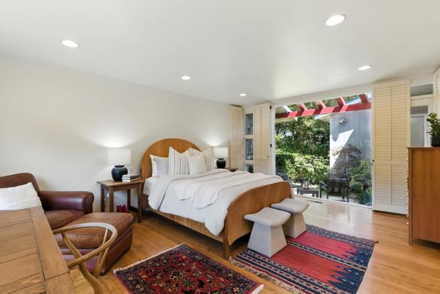 3795 Ralston Avenue, Hillsborough CA: https://media.crmls.org/mediaz/92667ff2-1f38-40c7-b566-56698d98236d.jpg