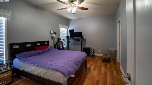 460 Pinefield, San Jose CA: https://media.crmls.org/mediaz/9266b21d-0039-43ed-ae21-e428da5c1f63.jpg