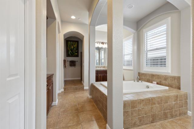 Image 16 of 38 For 104 Estrella Court