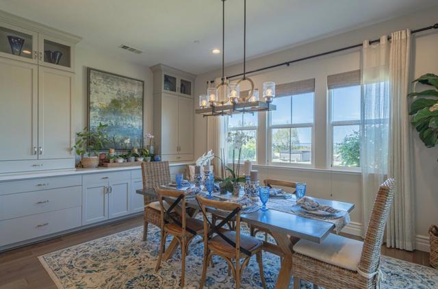 2967 Garnet Way, Marina CA: https://media.crmls.org/mediaz/926881ca-6850-45a7-946e-c5715449e9ec.jpg