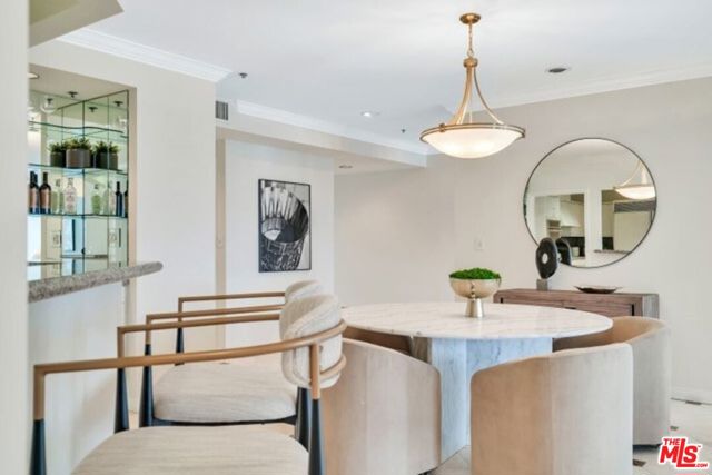 10724 Wilshire Boulevard, Los Angeles CA: https://media.crmls.org/mediaz/9268a73c-ee97-493e-a54c-cffe85596e20.jpg