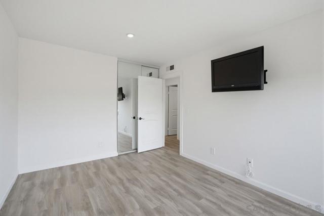 12835 Via Caballo Rojo, San Diego CA: https://media.crmls.org/mediaz/9268c1bb-e0c7-4af2-a8c1-b2eebd864a61.jpg