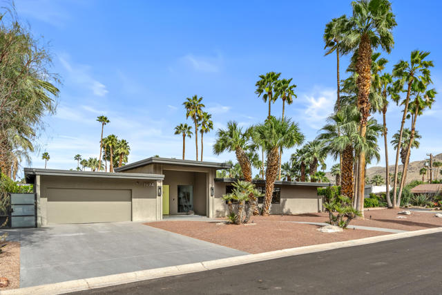 Image 4 of 64 For 1994 Yucca Place