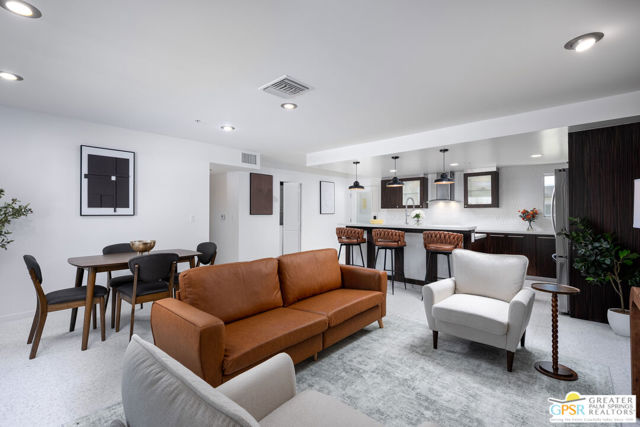 588 E San Lorenzo Road #204, Palm Springs, CA 92264