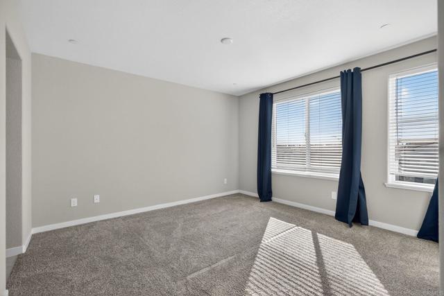 Detail Gallery Image 13 of 24 For 2561 Natomas Crossing, Sacramento,  CA 95834 - 4 Beds | 3/1 Baths