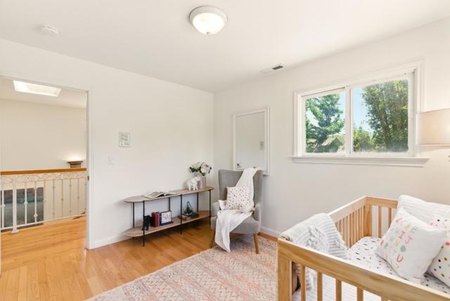 41 Regent Place, Palo Alto CA: https://media.crmls.org/mediaz/926bb00a-9286-4079-b7d2-d1a5e0521901.jpg