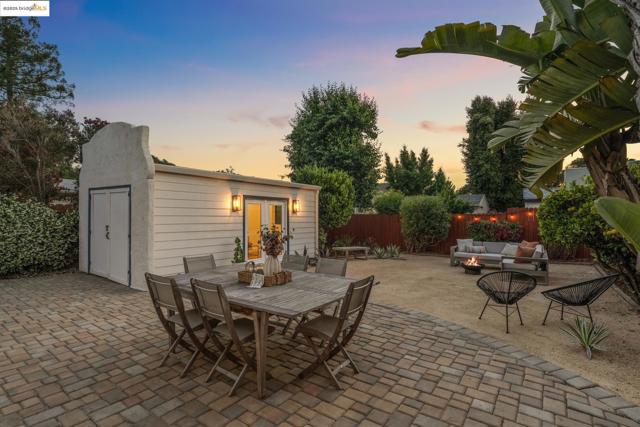 533 Lewis Ave, San Leandro CA: https://media.crmls.org/mediaz/926bb162-4231-44df-a527-7fcc8648ad00.jpg