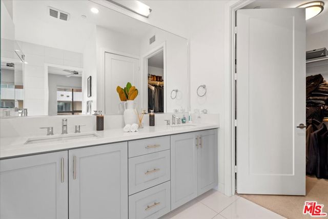 12714 W Sea Spray Place, Playa Vista CA: https://media.crmls.org/mediaz/926c91cc-2605-448a-8784-f02b3d876625.jpg